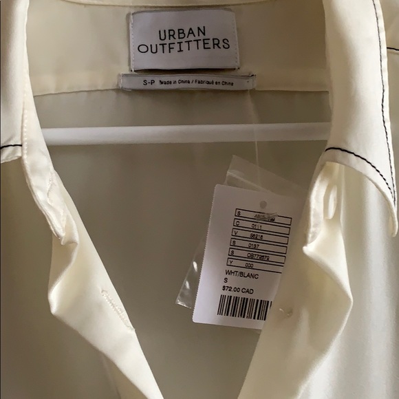 Urban Outfitters Blouse with Piping - Picture 2 of 4